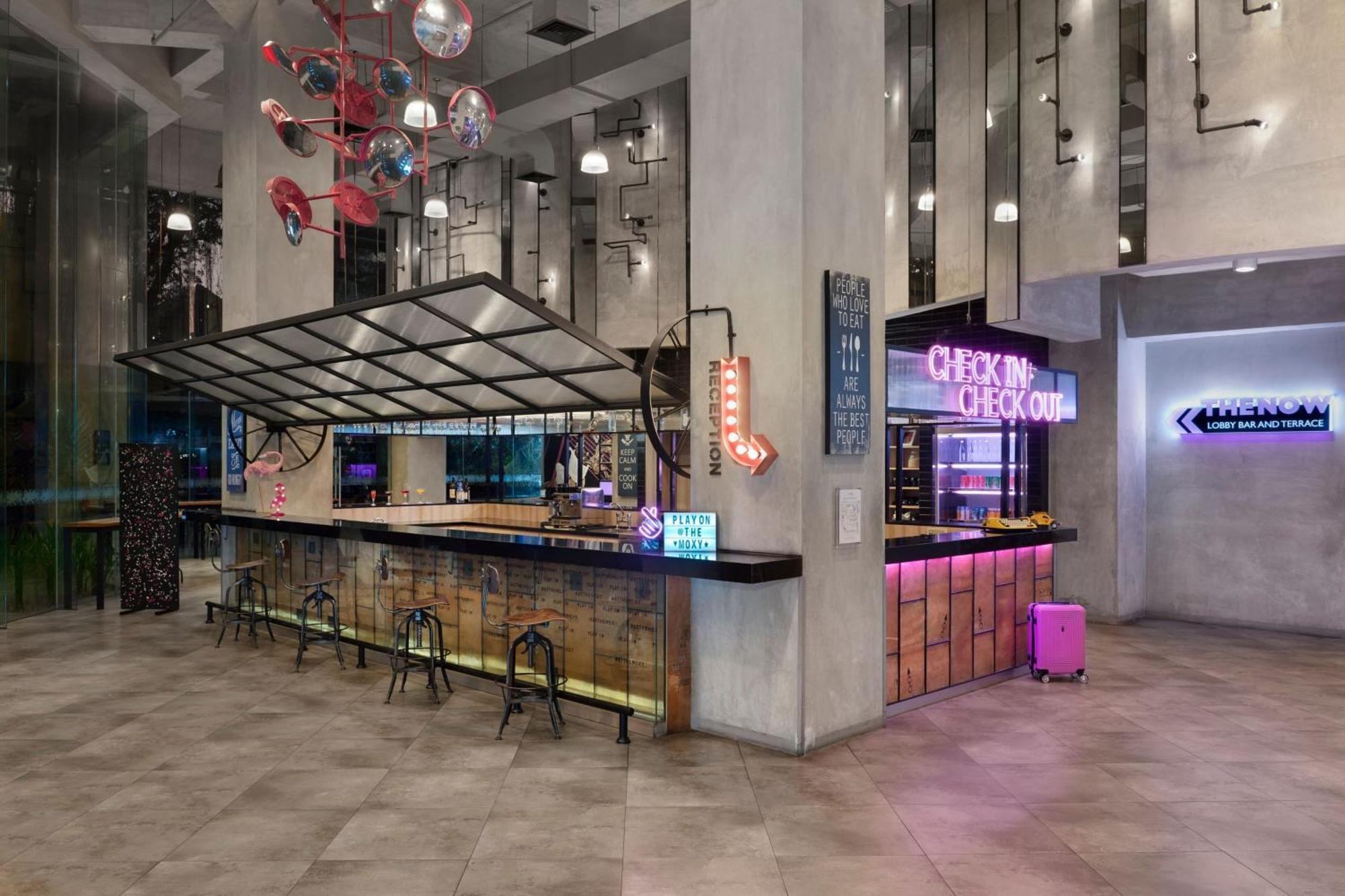 Moxy Bandung Hotel Exterior foto