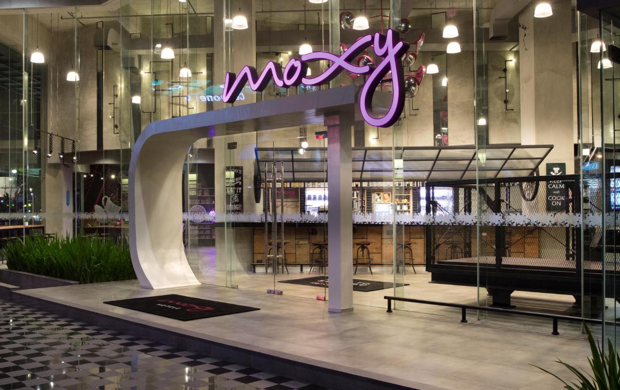 Moxy Bandung Hotel Exterior foto