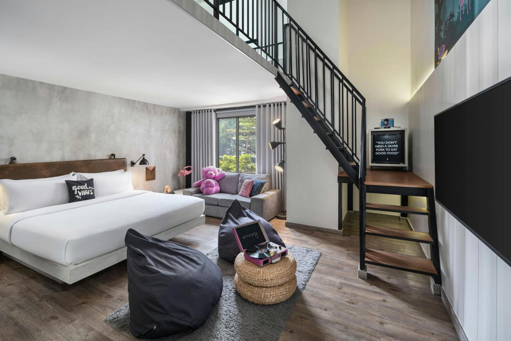 Moxy Bandung Hotel Exterior foto